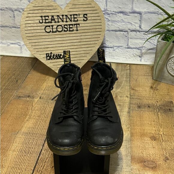 Dr Martens 1460 Soft T Leather Lace Up Boots Black Booties youth 
Size 10 - Picture 4 of 8